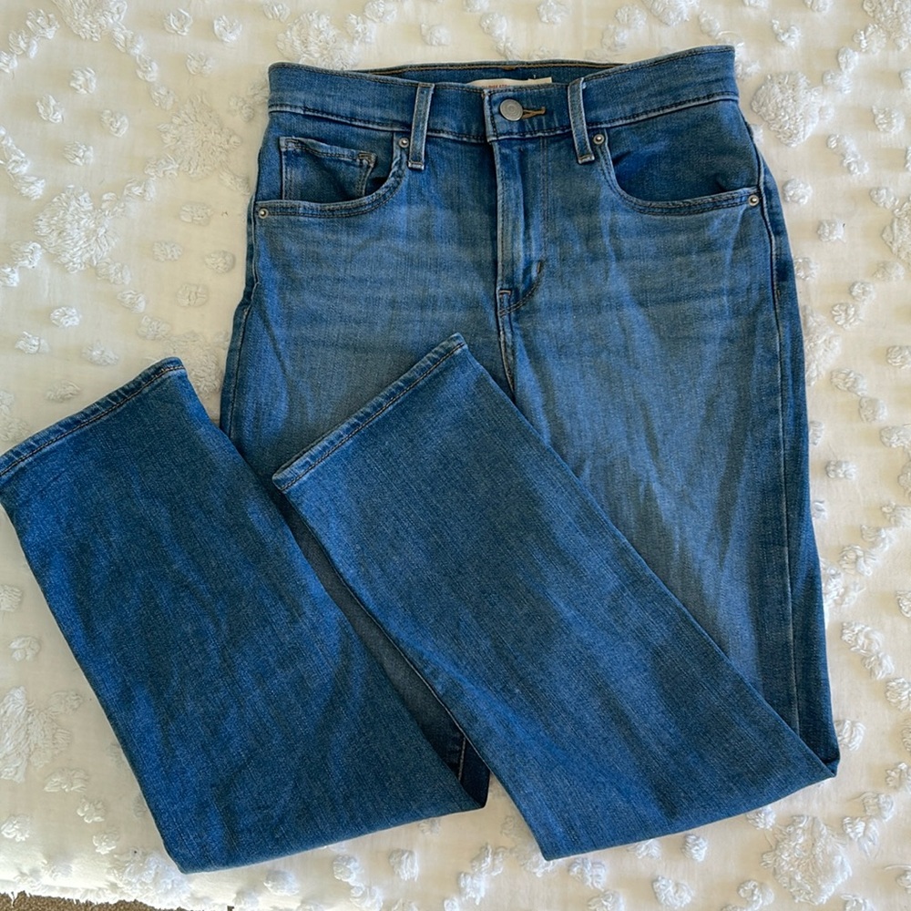 Levi’s High Rise Straight Crop